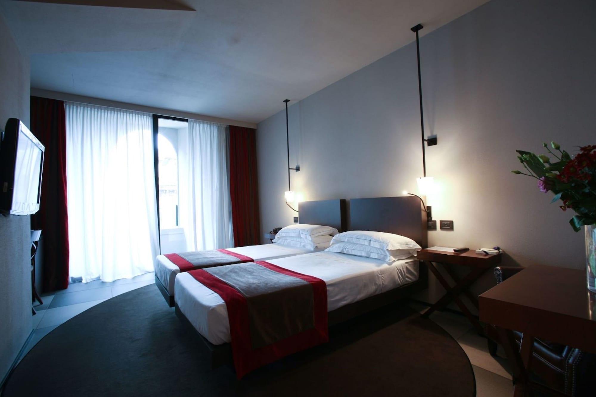 Ih Hotels Milano Ambasciatori Luaran gambar
