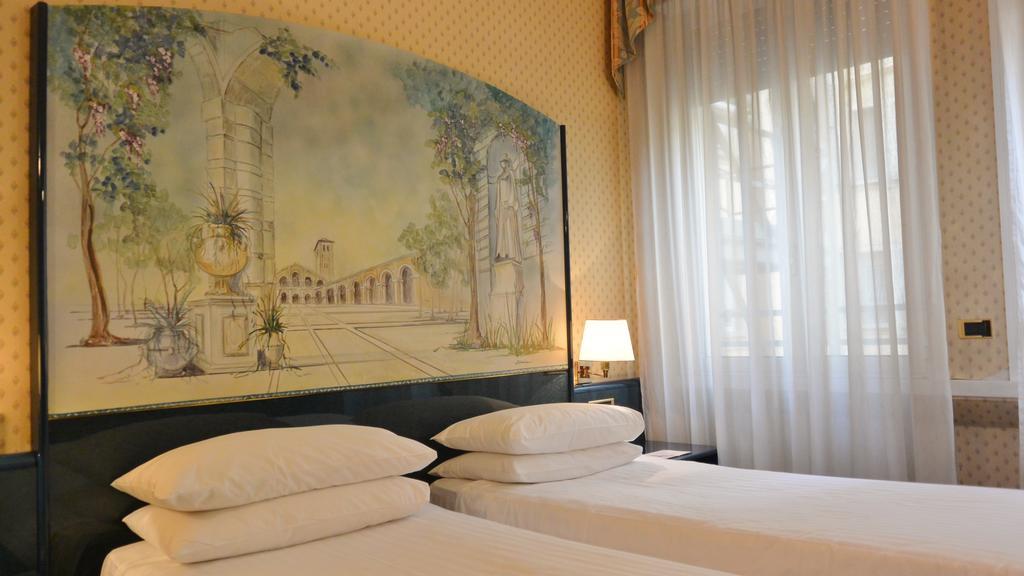 Ih Hotels Milano Ambasciatori Bilik gambar